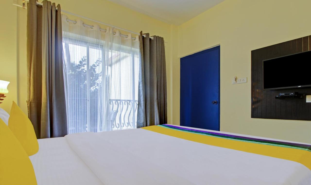Blue Door Hotel Morjim Exterior photo