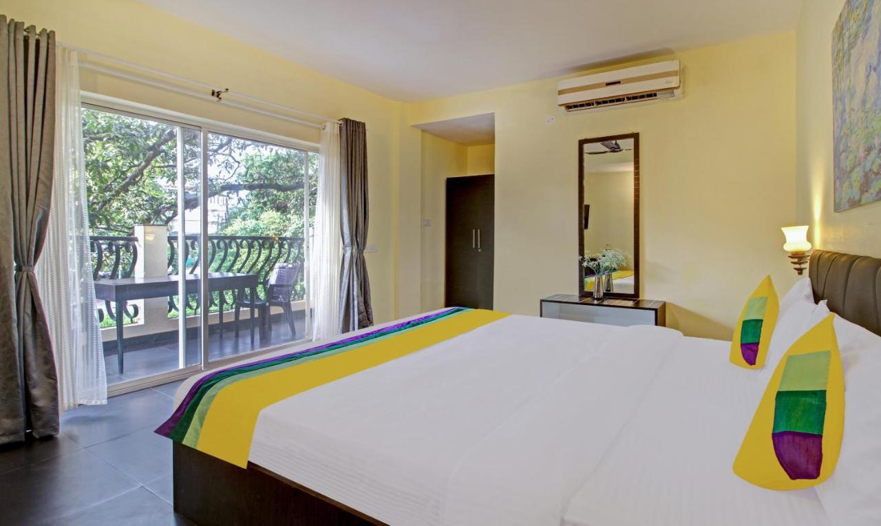 Blue Door Hotel Morjim Exterior photo