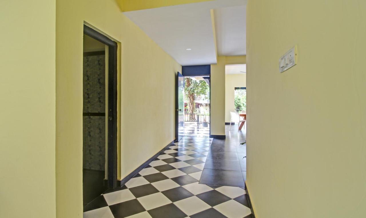 Blue Door Hotel Morjim Exterior photo