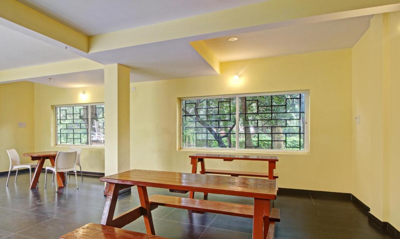 Blue Door Hotel Morjim Exterior photo