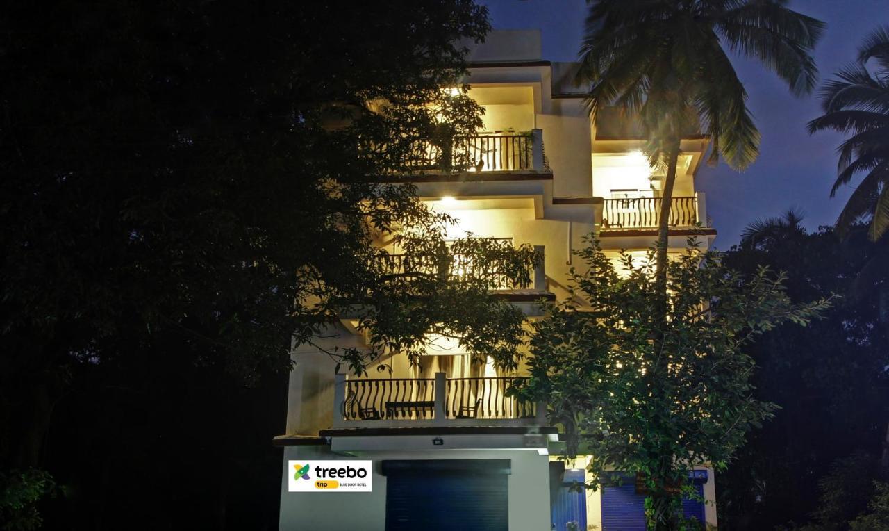 Blue Door Hotel Morjim Exterior photo