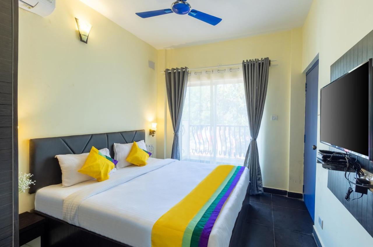 Blue Door Hotel Morjim Exterior photo