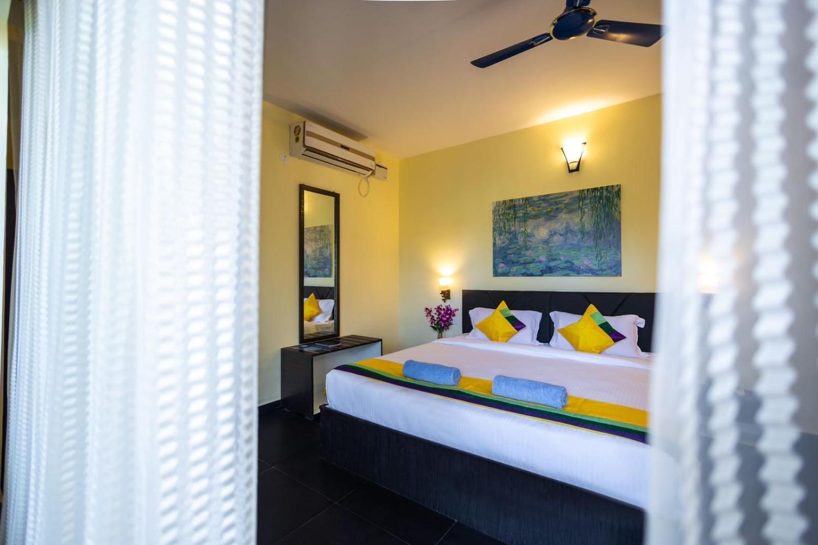 Blue Door Hotel Morjim Exterior photo
